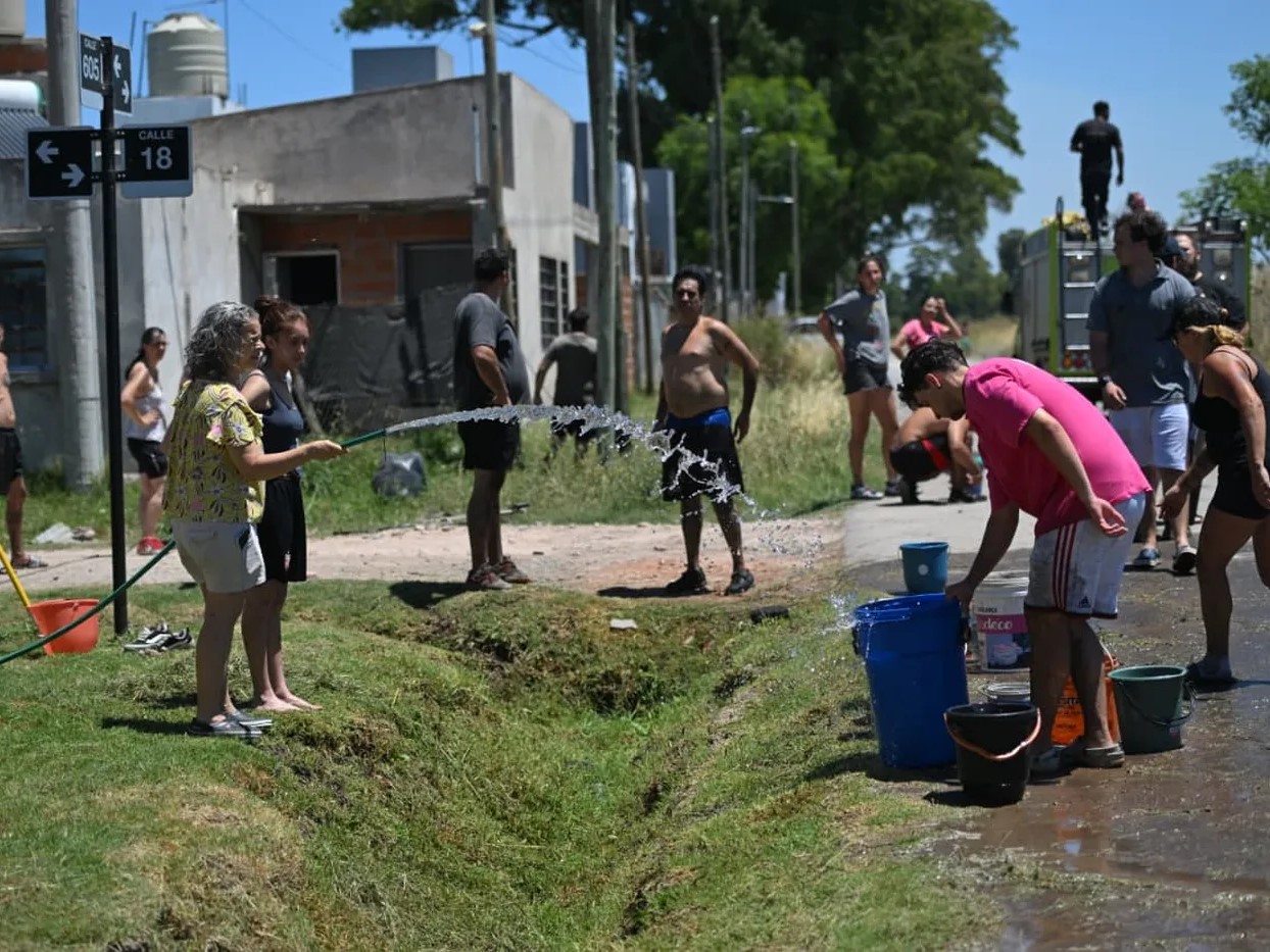 Preocupación vecinal por incendio en zona lindera a la cantera de 605 y 18