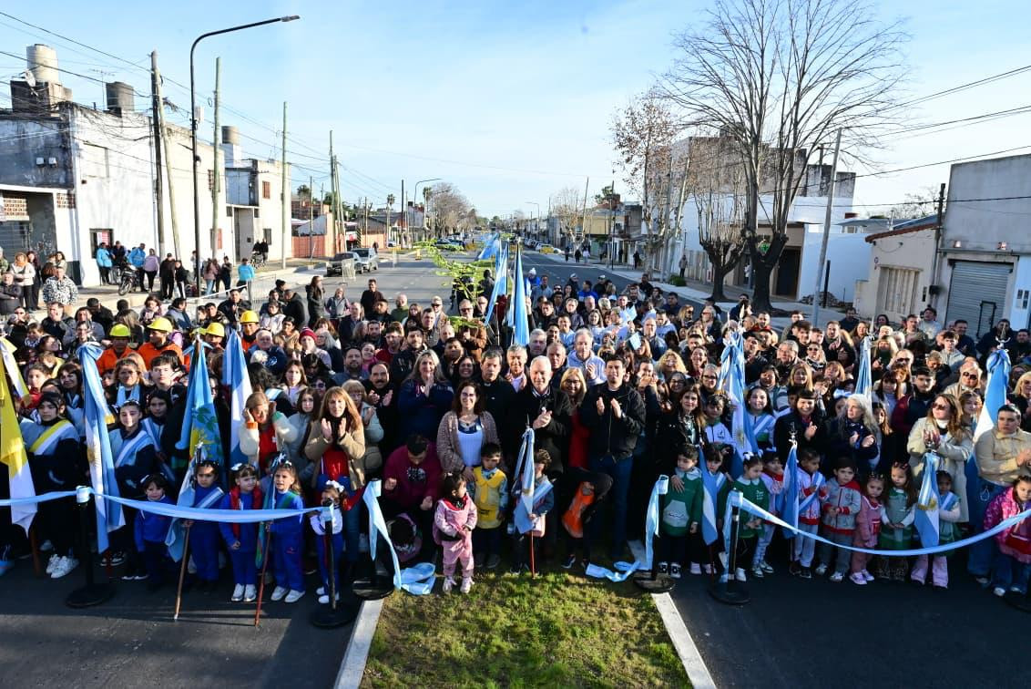 Alak inauguró la cuarta etapa del ensanche y pavimentación de avenida 60 en Los Hornos