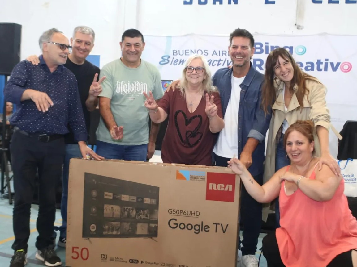 Cerca de 300 adultos mayores participaron de un Bingo Recreativo en Los Hornos