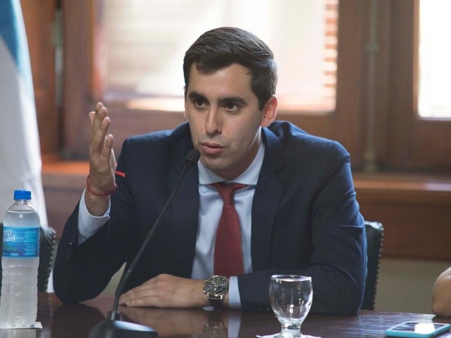 Morzone avanza con su plan "antifisuras": Quiere prohibir las caravanas de motos