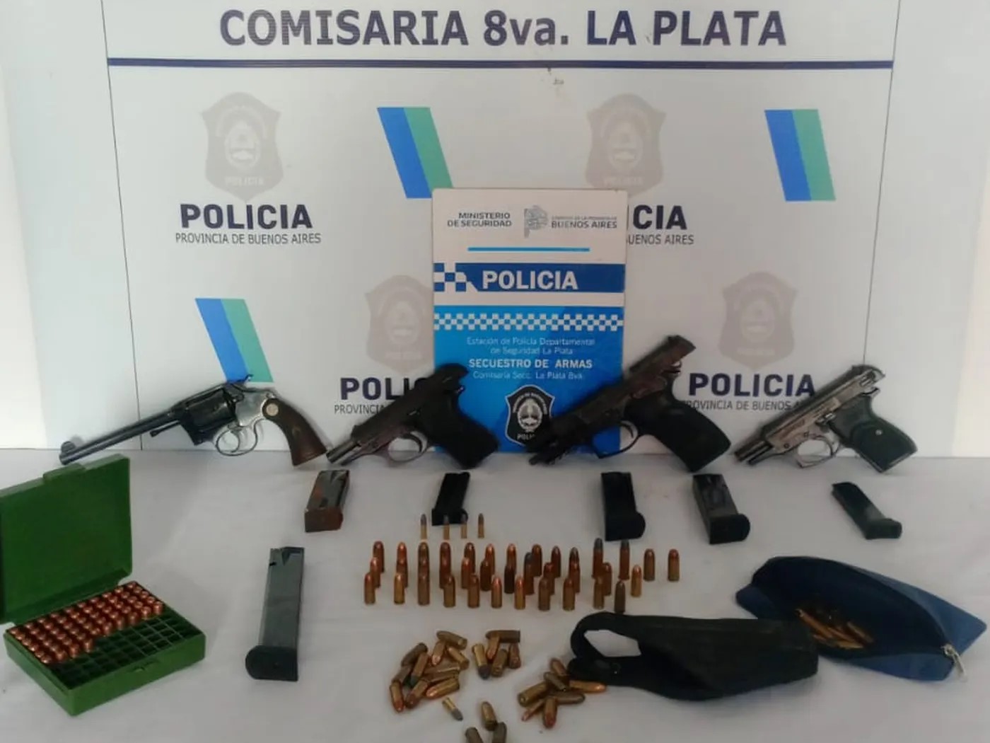 Arrestaron a un sujeto que llevaba varias armas: Vecinos alertaron al 911 luego de que efectuara disparos