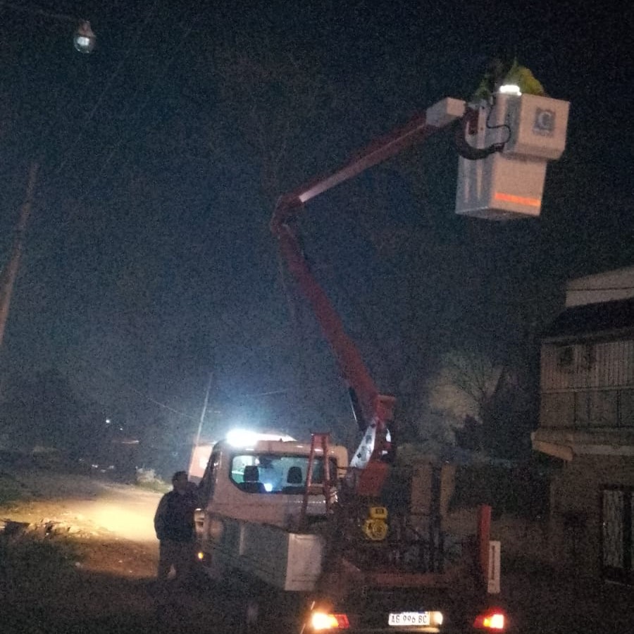 Repararon las luminarias de 5 y 92