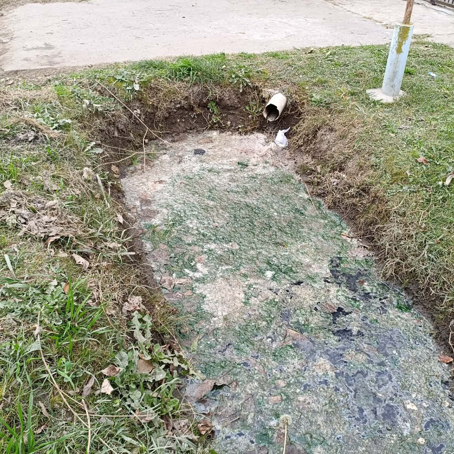 Zanjas colapsadas y una calle arruinada en 600 y 6 bis