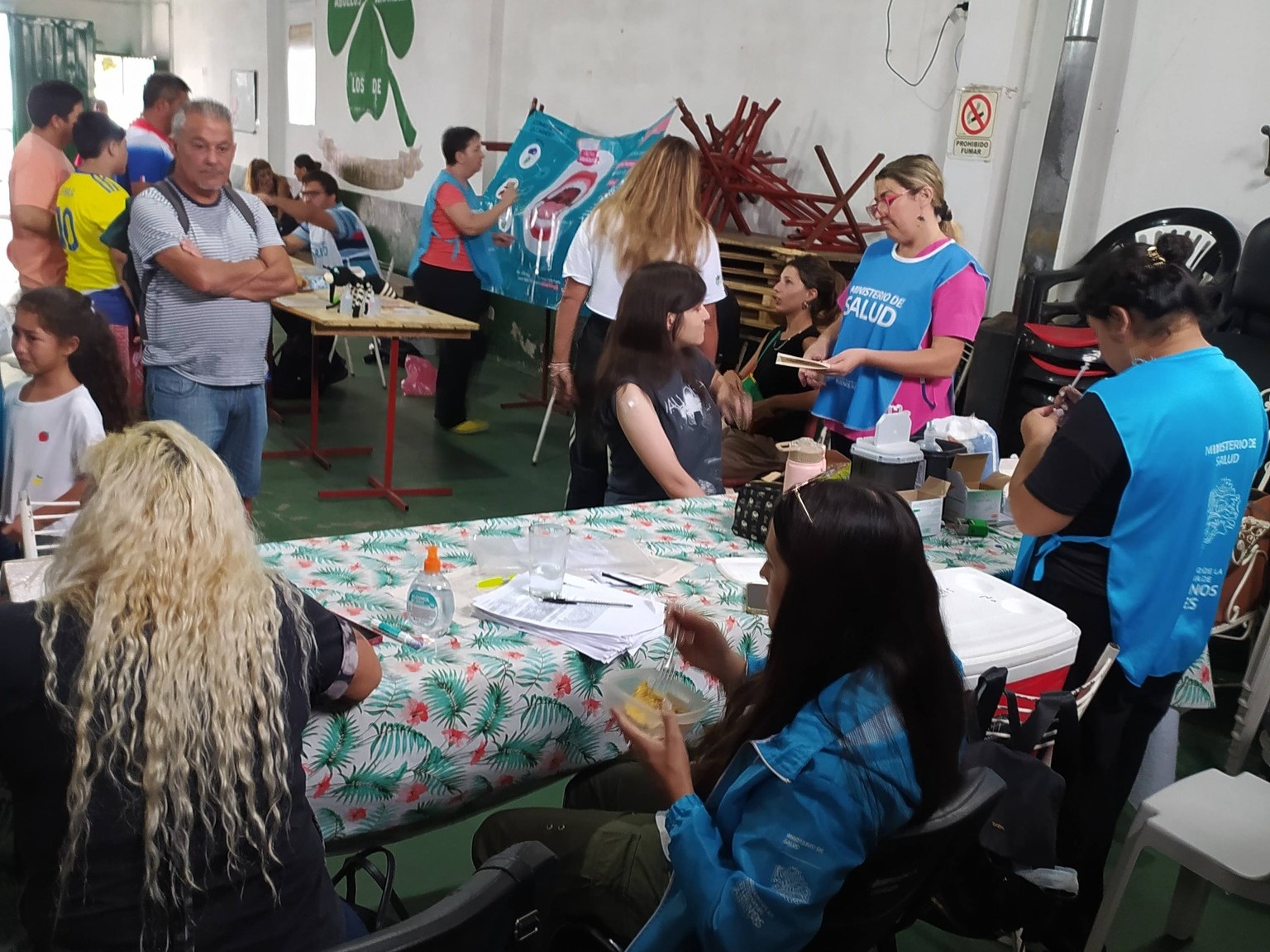 Gran respuesta de vecinos de Aeropuerto a la jornada de salud en el Amanecer de los Abuelos