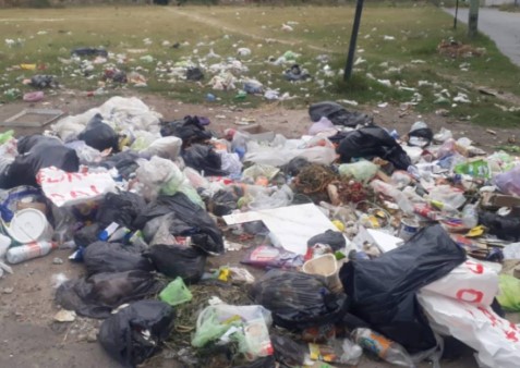 Vecinos de Barrio Aeropuerto expusieron su preocupación por el crecimiento de un basural