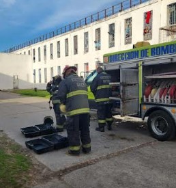 Bomberos de Villa Elvira participaron de un simulacro de incendio en la Unidad 9