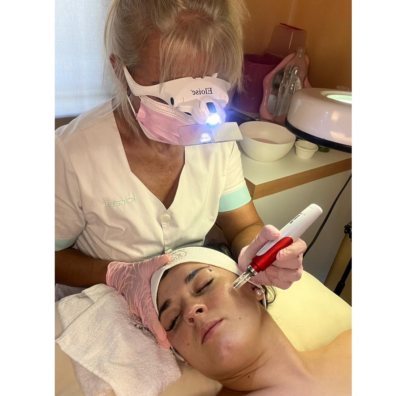 "El secreto de una piel sana no son los productos caros, sino el hábito correcto" dijo Natacha Fi