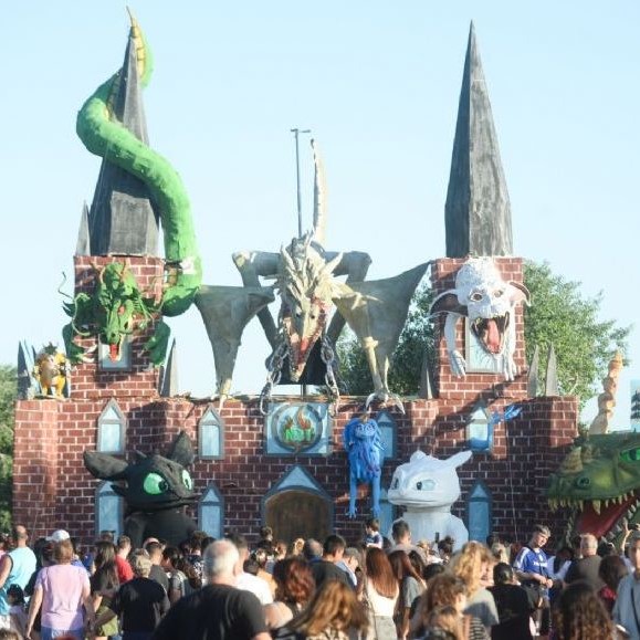 Llegaron los cortes de calles en los barrios para pedir plata para los momos