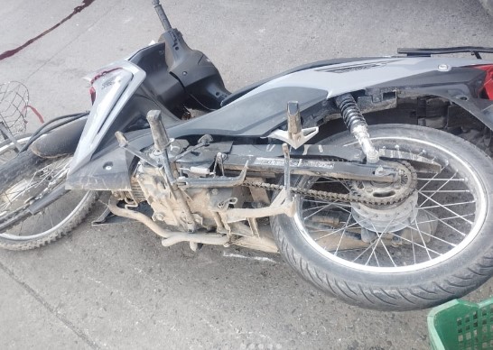 Un adulto que circulaba en bicicleta murió tras un accidente en Los Hornos