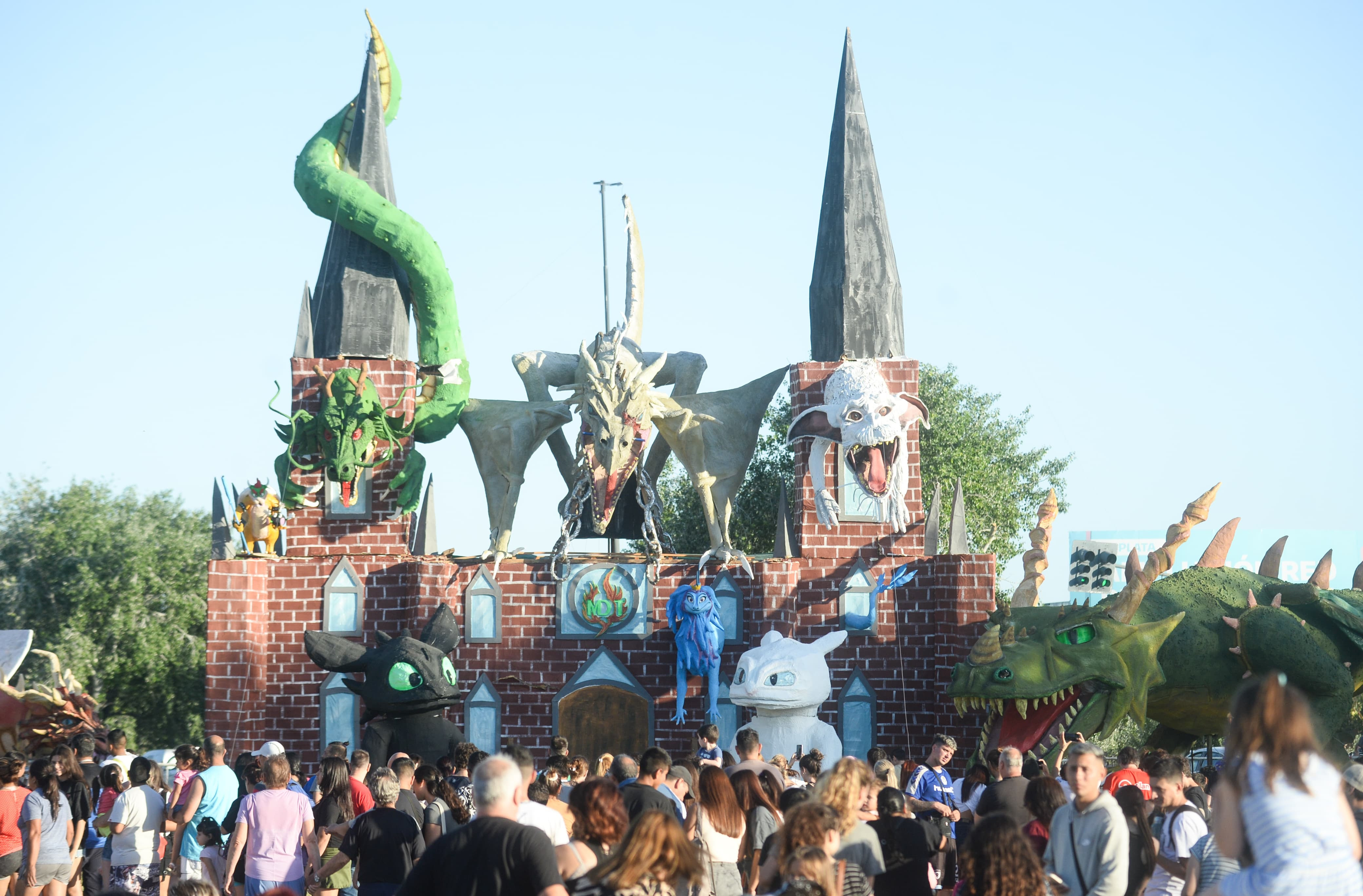 La Municipalidad abrió la inscripción de muñecos para la tradicional quema de fin de año