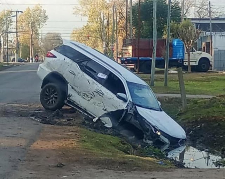 Los Hornos: La policía desbarató banda que venía a la ciudad a robar camionetas Toyota