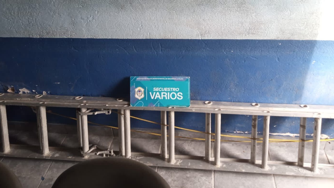 El único que perdió fue el que les prestó la escalera
