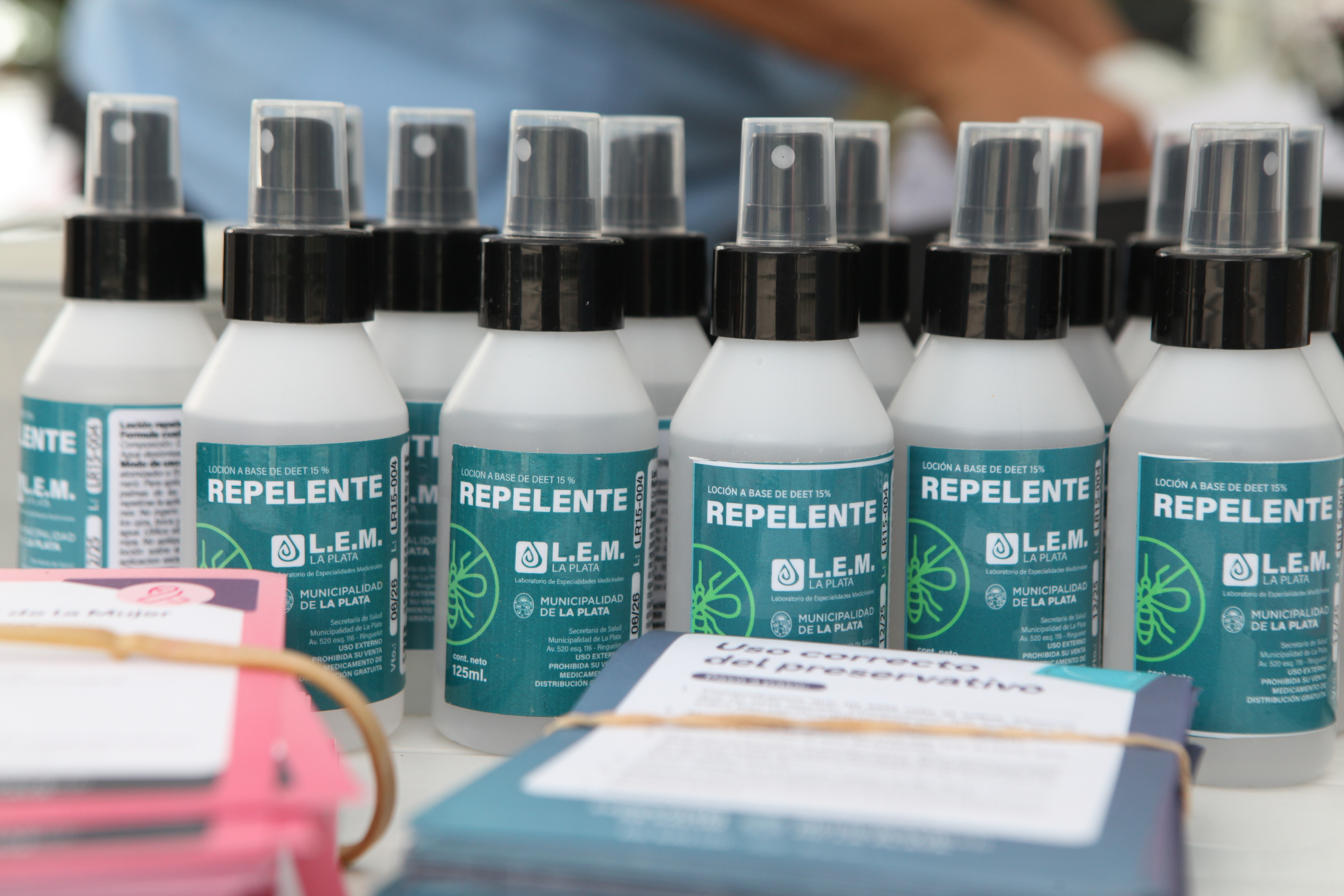 Salitas de Villa Elvira distribuyeron repelentes: Son parte de una partida de 25 mil unidades