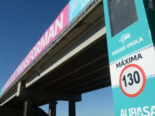 Nuevos Totem de velocidad en la autopista: Uno estará a la altura de Villa Elisa
