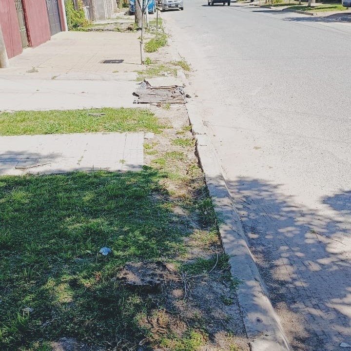 Frentistas esperan que ABSA finalice la obra y que arreglen lo que rompieron en calle 4