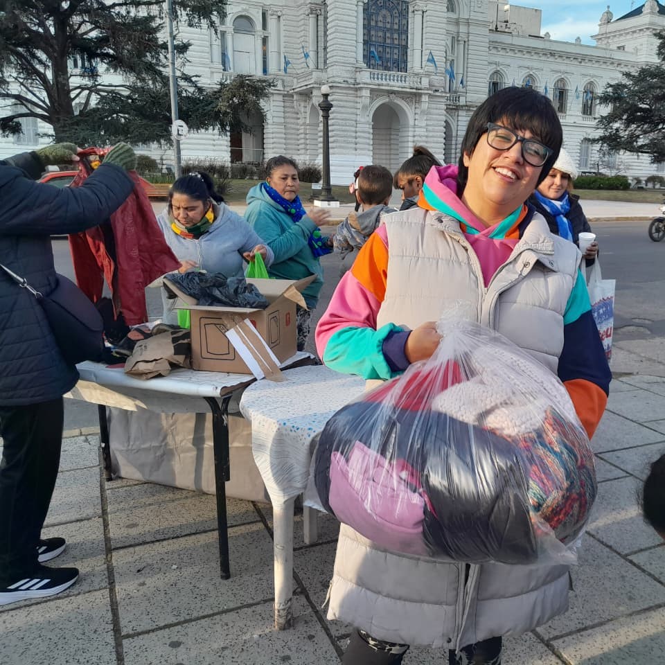 La Solidaridad invadió Plaza Moreno con una ONG local