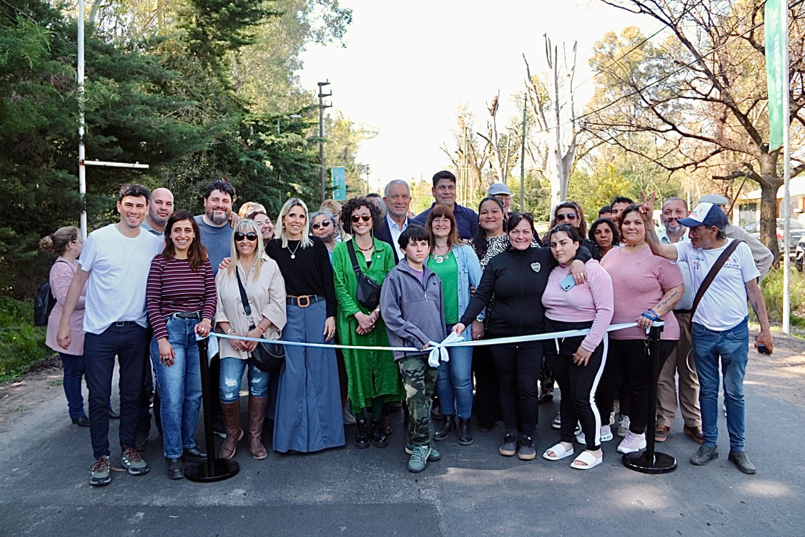 Alak inauguró nuevo asfalto en El Rincón y reafirmó el avance del plan de obras públicas