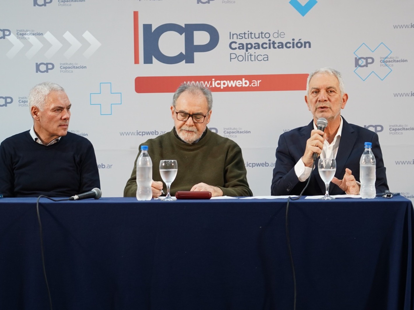 Alak y Cagliardi en una jornada de Capacitación Política hablaron de trabajo conjunto en la región
