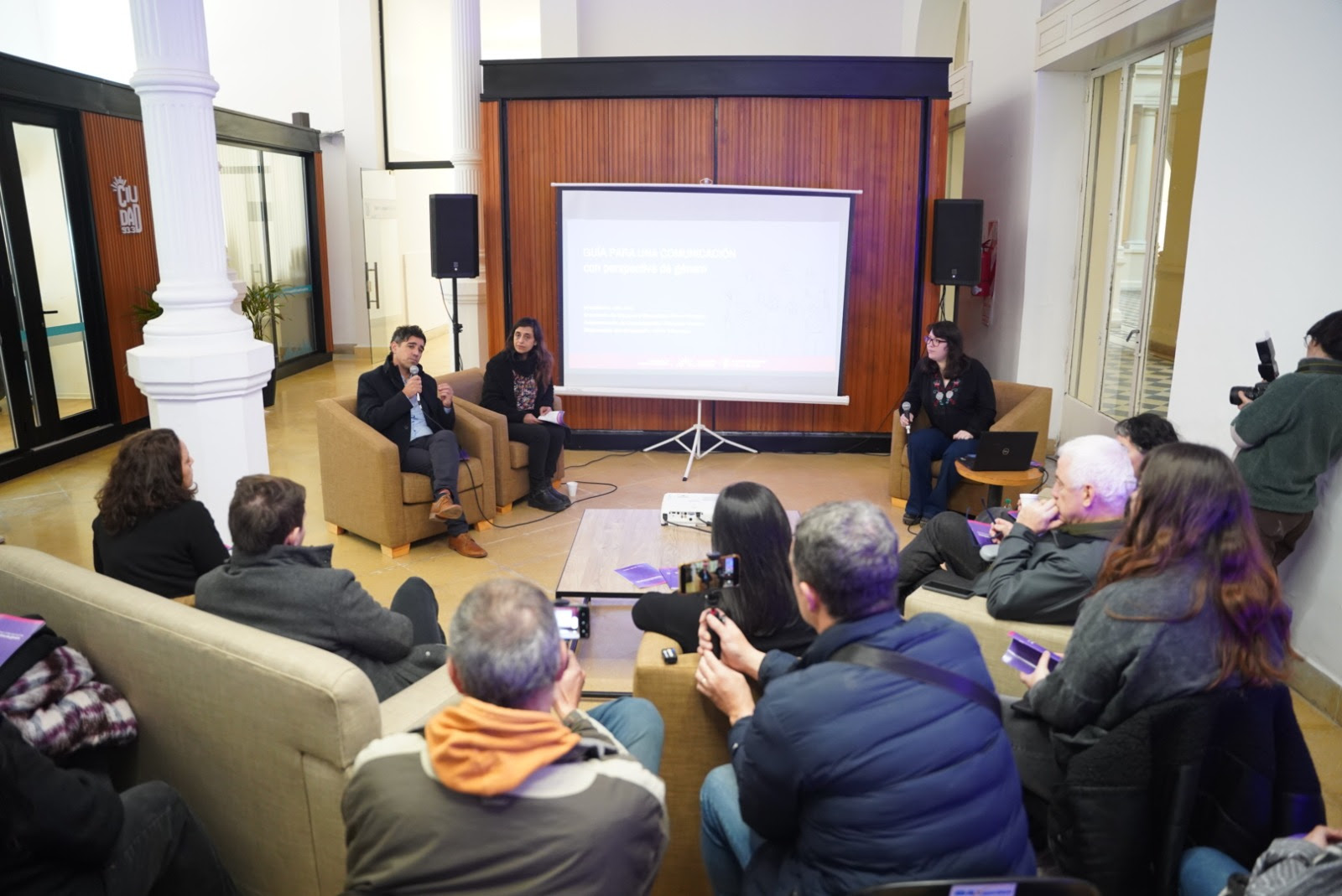 El Municipio presentó una guía de comunicación con perspectiva de género