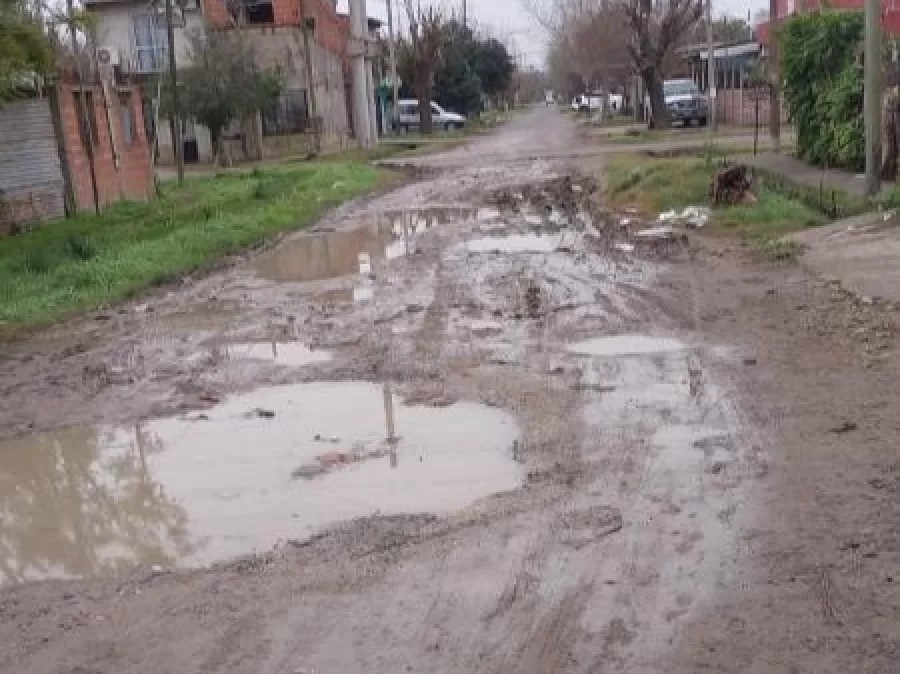 Reclamos de vecinos para que se pavimente la 97 de 117 a 119