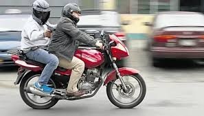 Dos detenidos por un robo motochorro en 122 y 74