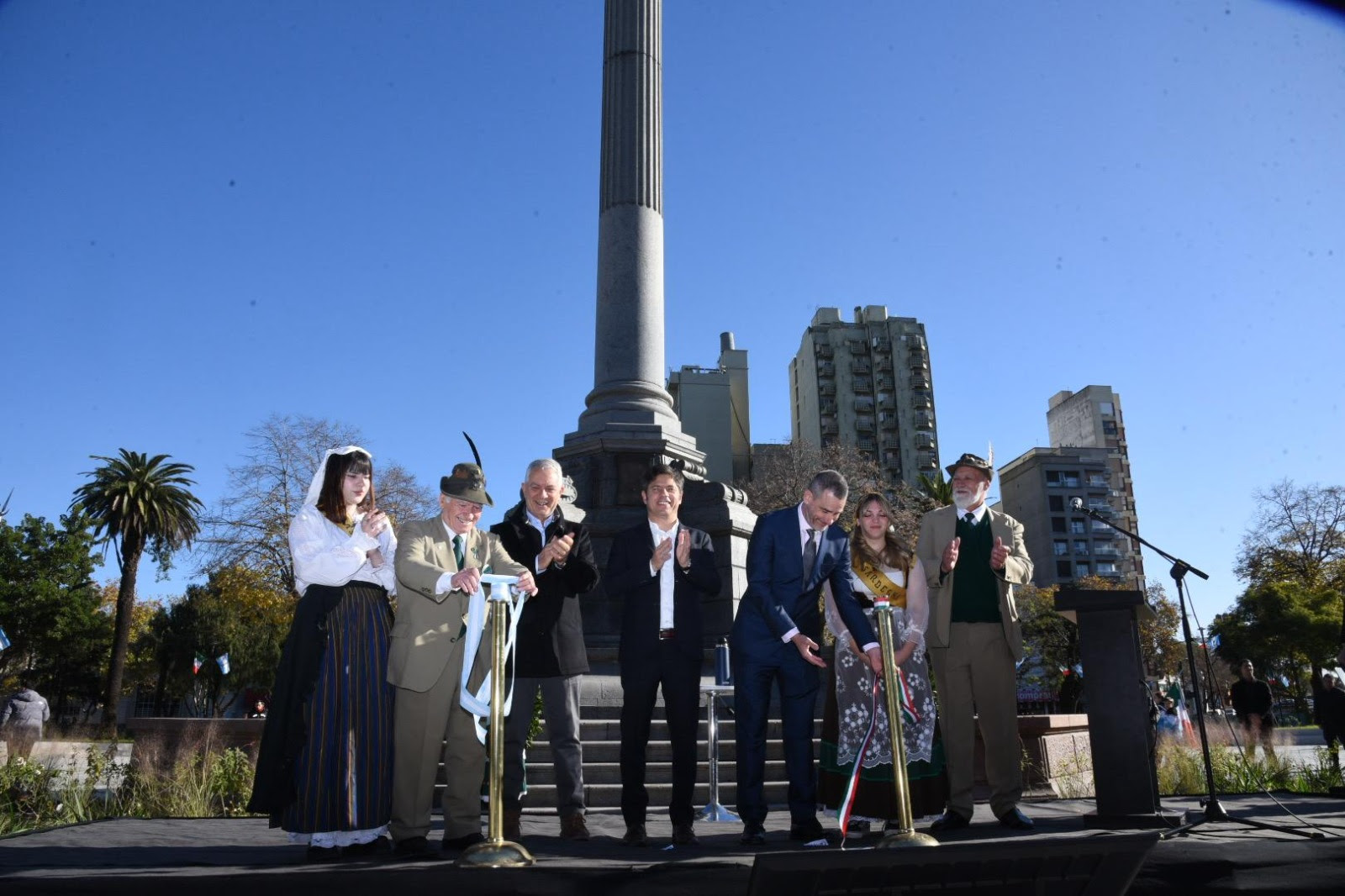 Alak y Kicillof inauguraron la nueva Plaza Italia tras su reconstrucción