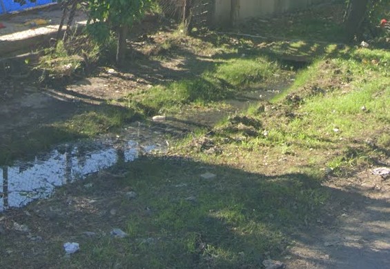 El agua no escurre en muchos puntos de Barrio Palihue