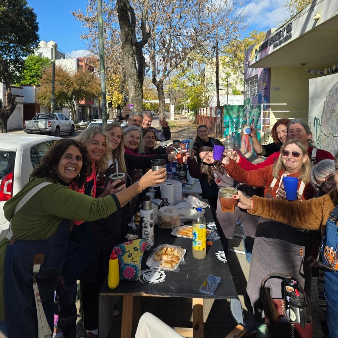 Mosaiquistas locales dejan el sello en instituciones de la ciudad