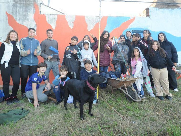 No todo está perdido en 21 y 77: Vecinos trabajan por mantener el espacio verde