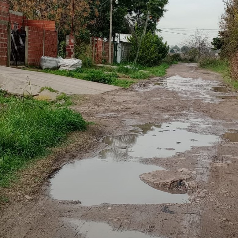 Vecinos de Altos de San Lorenzo presos en sus hogares por la situación de calle 14