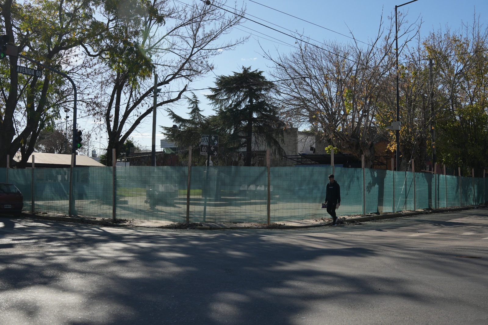 La Municipalidad cercó otra Plaza: Esta vez la obra se proyecta en Los Hornos