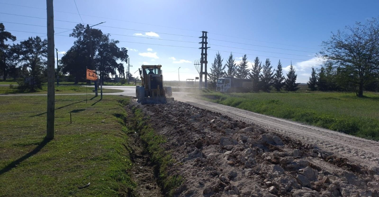 La Municipalidad avanza con obras viales e hidráulicas en el barrio La Hermosura de Arana