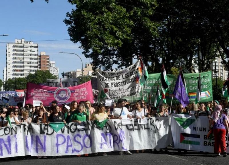 25N: Miles de mujeres marcharon por la ciudad