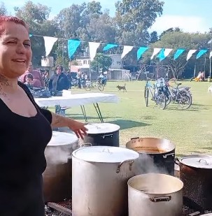 "Abrazo gente que está muy flaquita, la están pasando muy mal" concejal Di Dio
