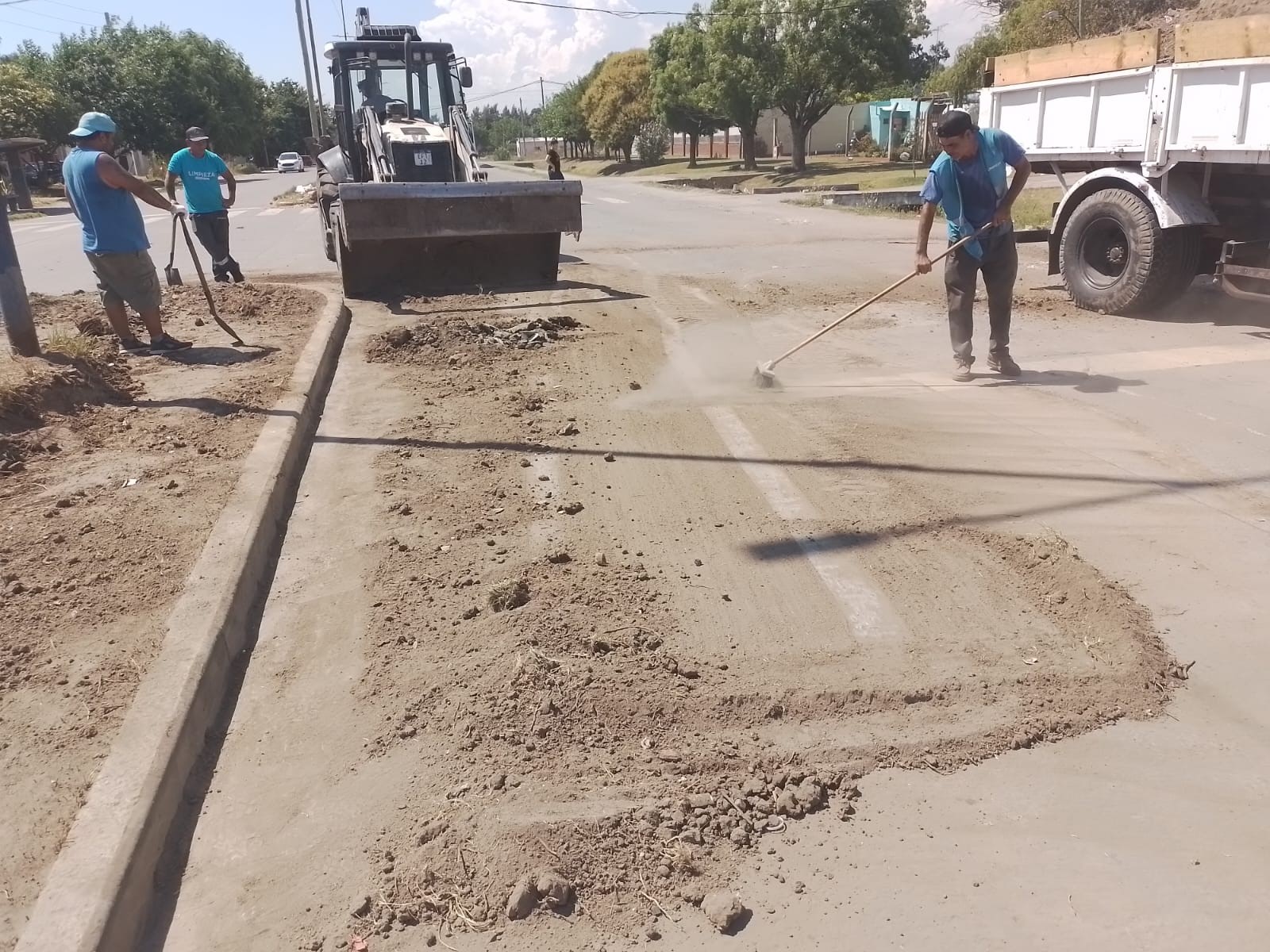 El Municipio acondiciona las ramblas en avenida 13 en el sector hacia el Aeropuerto