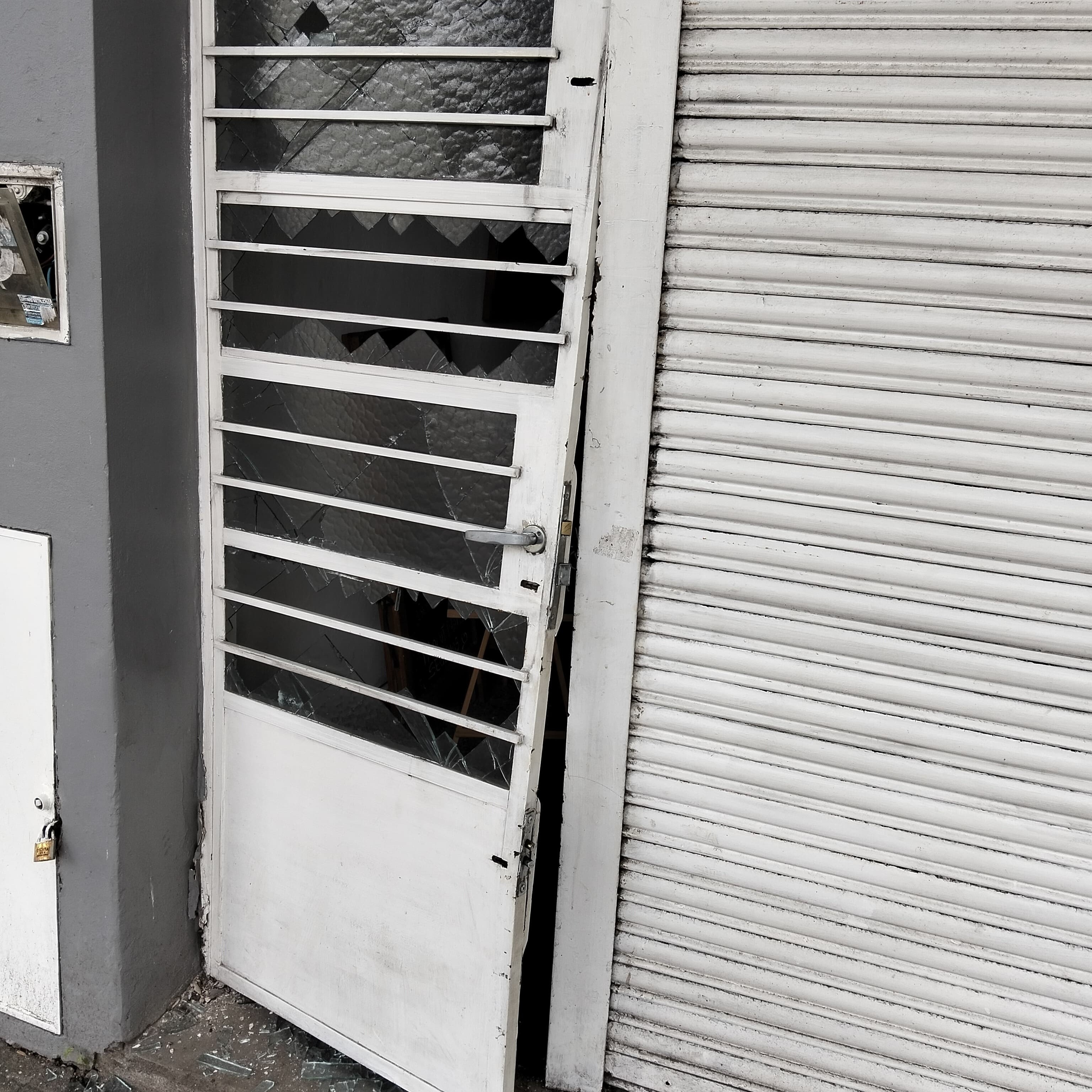 Abrieron una peluquería en 7 y 77 bis y ya los robaron