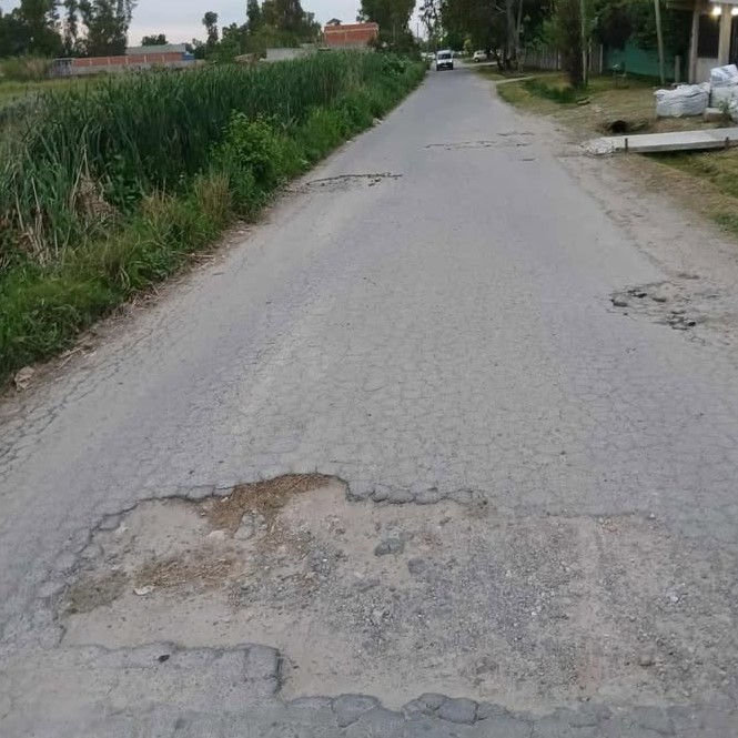Pedido por arreglo de un calle y de luminarias en barrio cercano al Aeropuerto