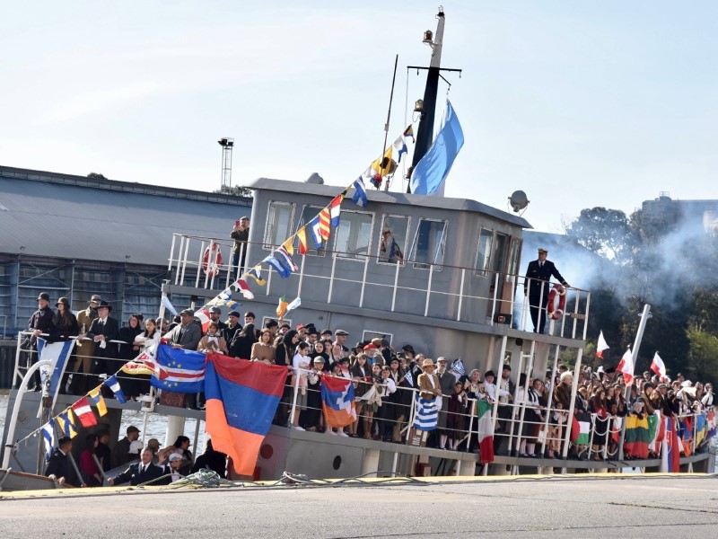 Desembarco Simbólico y Desfile de clausura en la 48 Fiesta Provincial del  Inmigrante