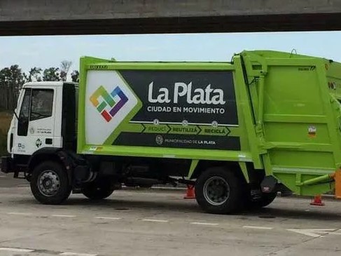 Vecinos vuelven a cargar contra ESUR por la recolección de basura en Villa Elvira