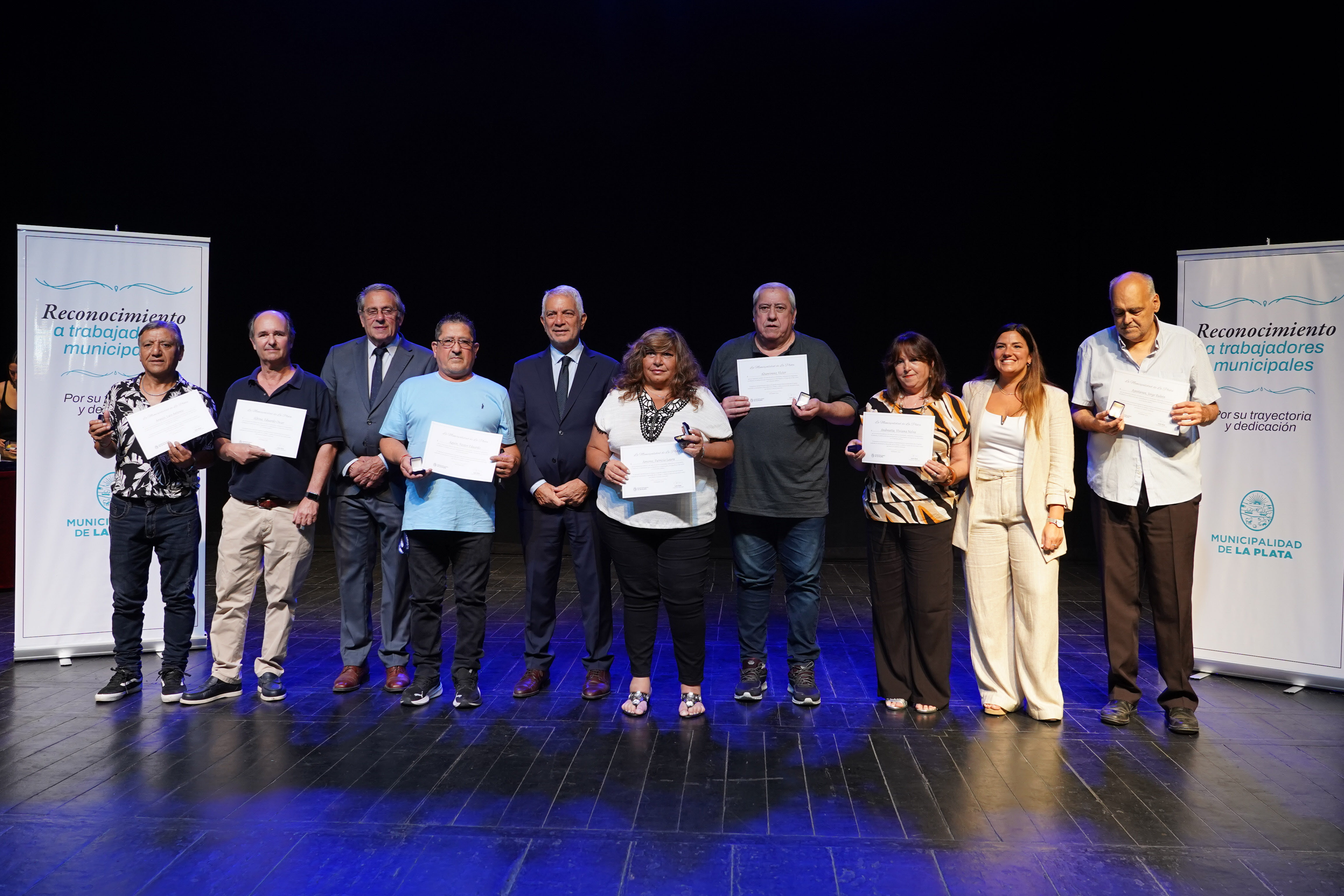Alak reconoció a trabajadores municipales jubilados y con 25 años de servicio