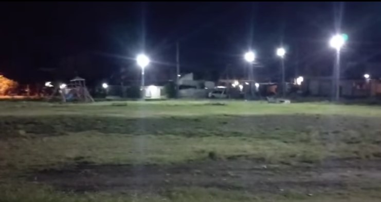 Pusieron y repararon luminarias en la plaza de 17 y 85 en Altos de San Lorenzo