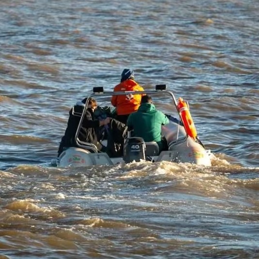 Pescadores desaparecidos: extendieron la búsqueda a las costas de Berisso y Ensenada