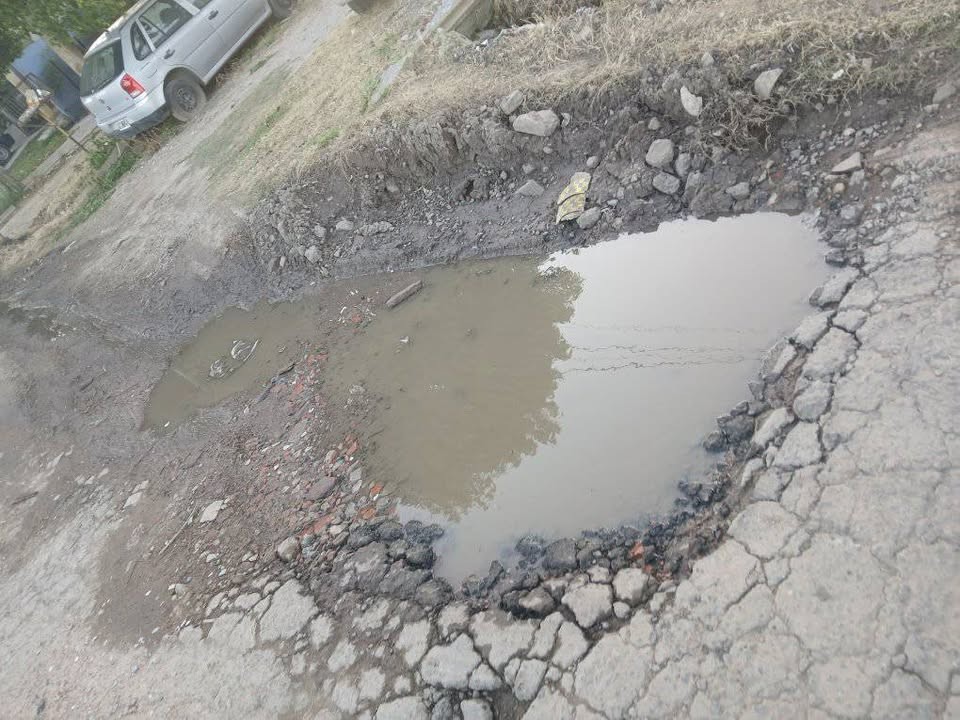 83 bis entre 1 bis y 2: Siguen las demandas de vecinos para que se repare la calle