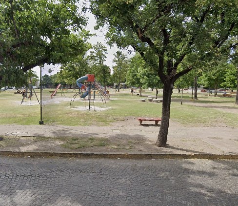 Se descompensó y falleció en Plaza España cuando decenas de vecinos estaban en el lugar