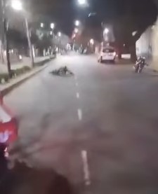 Un joven perdió la vida en 44 entre 3 y 4 tras accidentarse con su moto