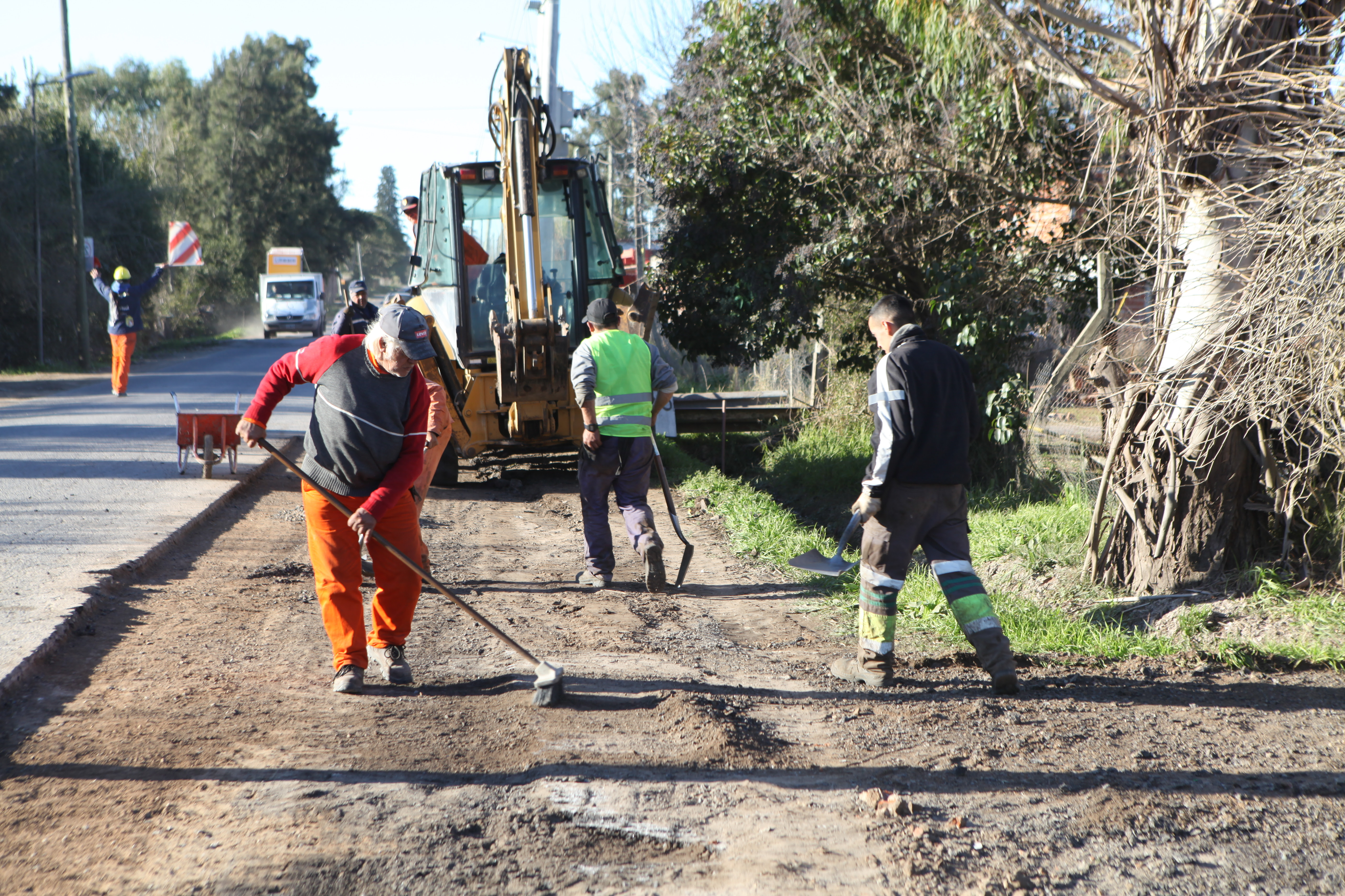 Vecinos notaron roturas en la repavimentada 609: El Municipio debería accionar el seguro de obra