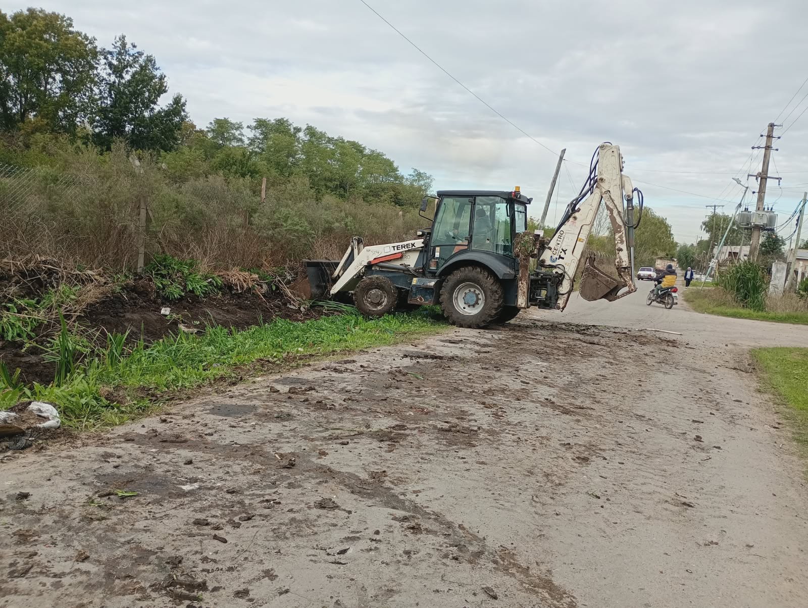 Retomaron trabajos hidráulicos en 610 de 13 a 22 en Altos de San Lorenzo frente al Aeropuerto