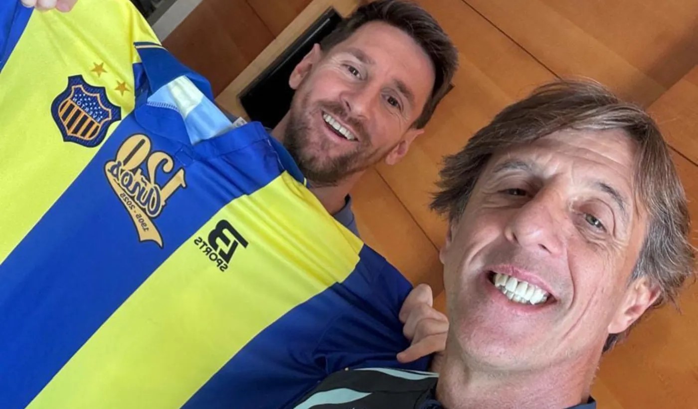 Leonel Messi posó con la camiseta de Everton: El equipo que hace de local en 7 y 630