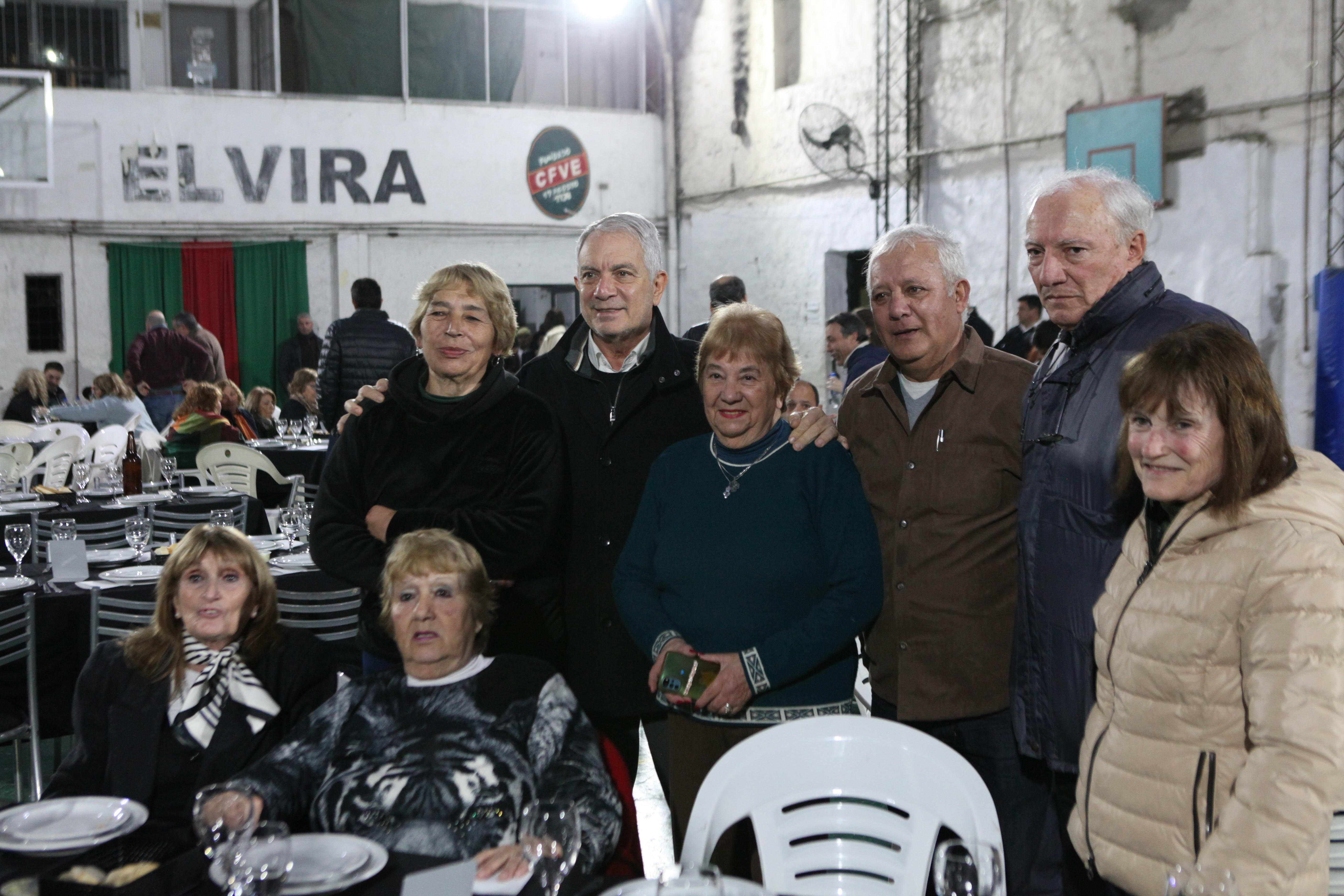 Alak participó de la cena por el 87 aniversario del Centro de Fomento Villa Elvira