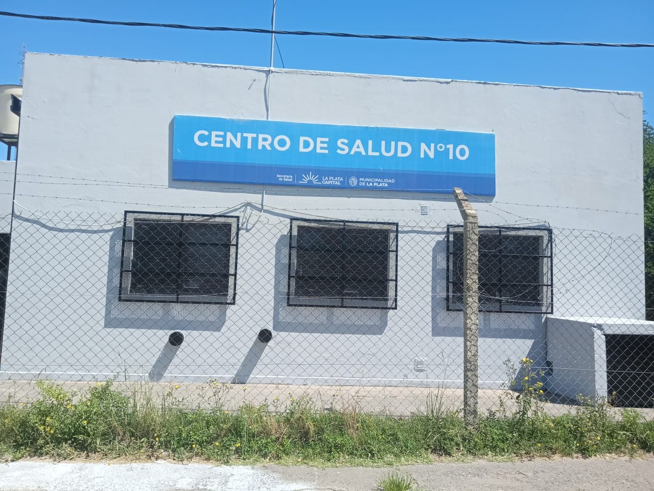 Militantes de Argentina Humana pintaron un Jardín y repararon una garita en Abasto